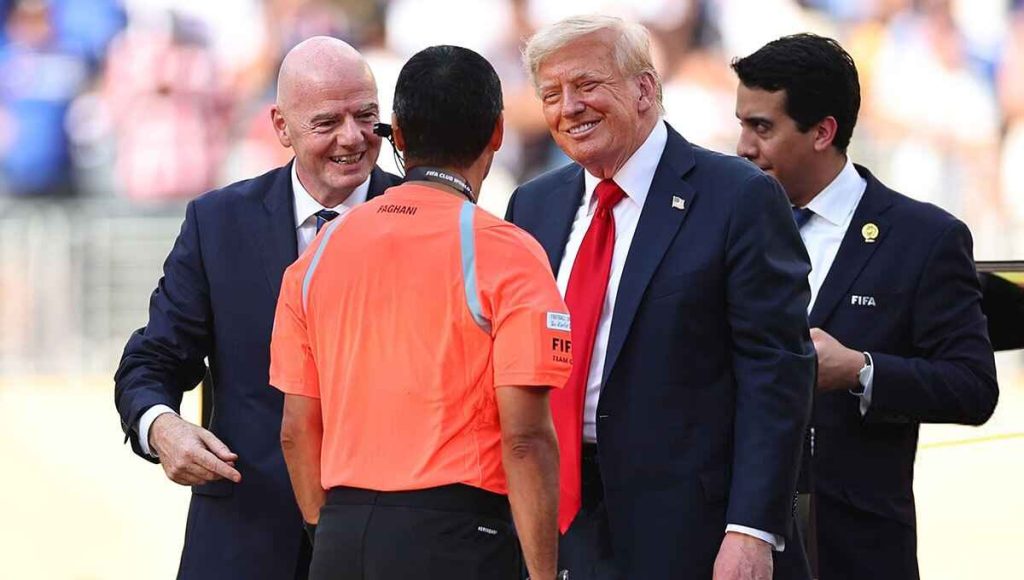 علیرضا فغانی داور فوتبال ایران