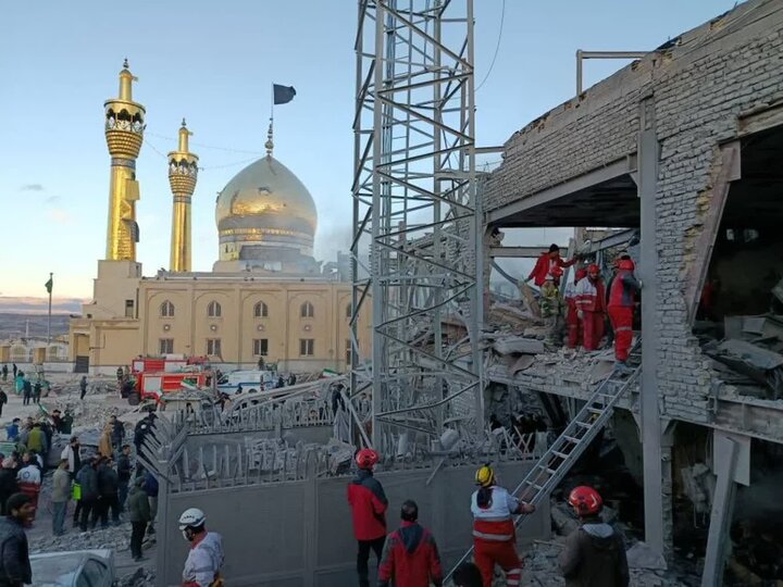 در حمله هوایی به ساختمان اداری حسینیه اعظم زنجان چندتن به شهادت رسیدند