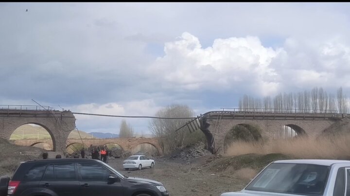 حمله هوایی به پل راه آهن در نزدیکی روستای امین آباد