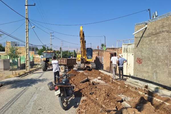 تعویض لوله‌های فرسوده خط انتقال آب روستای میمون دره